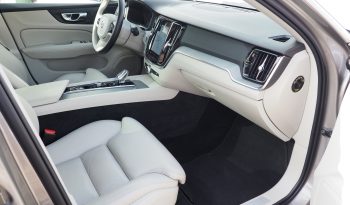 
VOLVO V60 B3 163 Geartronic Inscription  + Toit panoramique + Attelage  + Intellisafe Pro + Options, 1ère Main – Garantie 12 mois. complet								