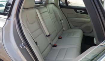 
VOLVO V60 B3 163 Geartronic Inscription  + Toit panoramique + Attelage  + Intellisafe Pro + Options, 1ère Main – Garantie 12 mois. complet								