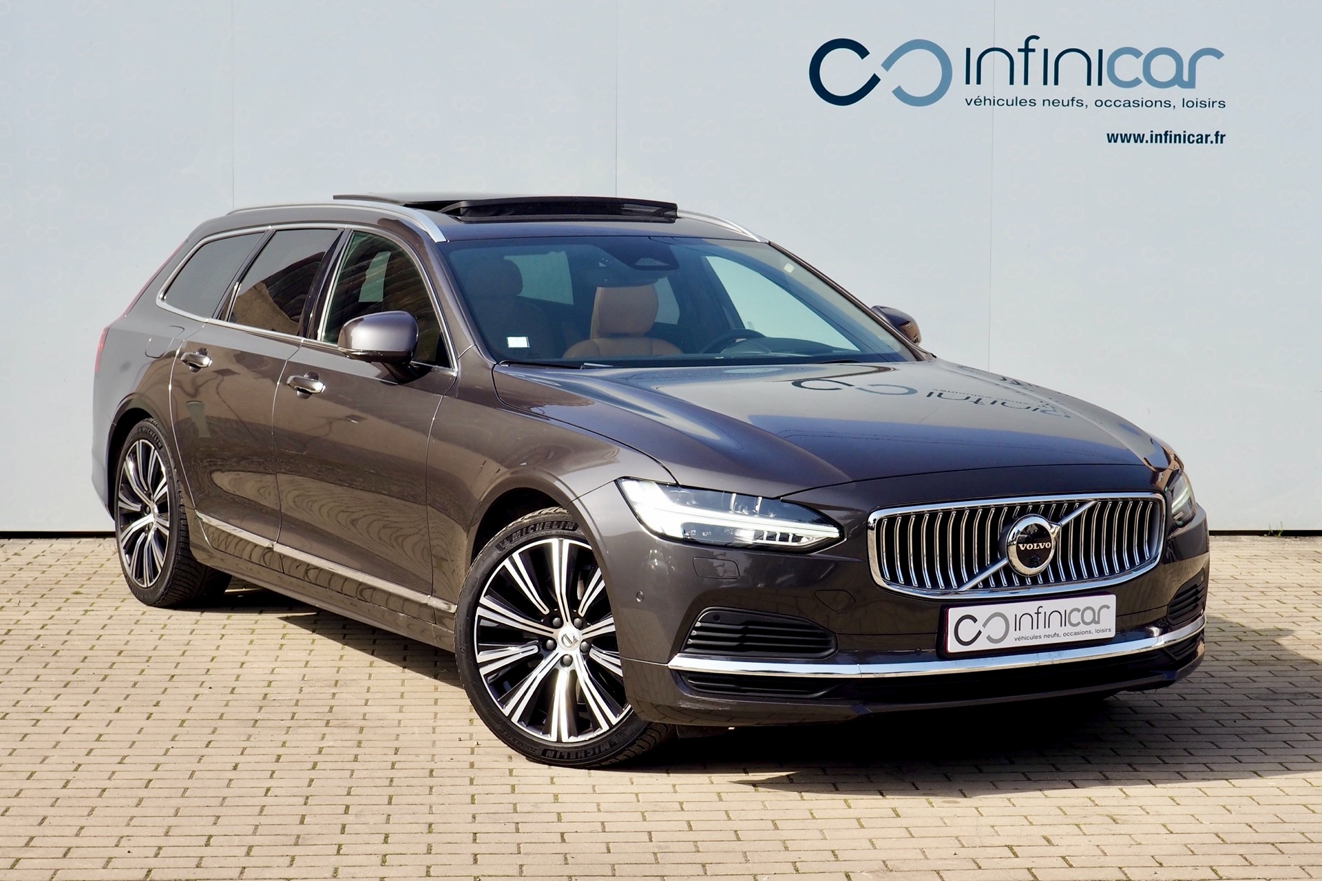 VOLVO V90 T6 Recharge 340 Inscrition Luxe  + Full Options, 1ère Main – Garantie 12 mois.