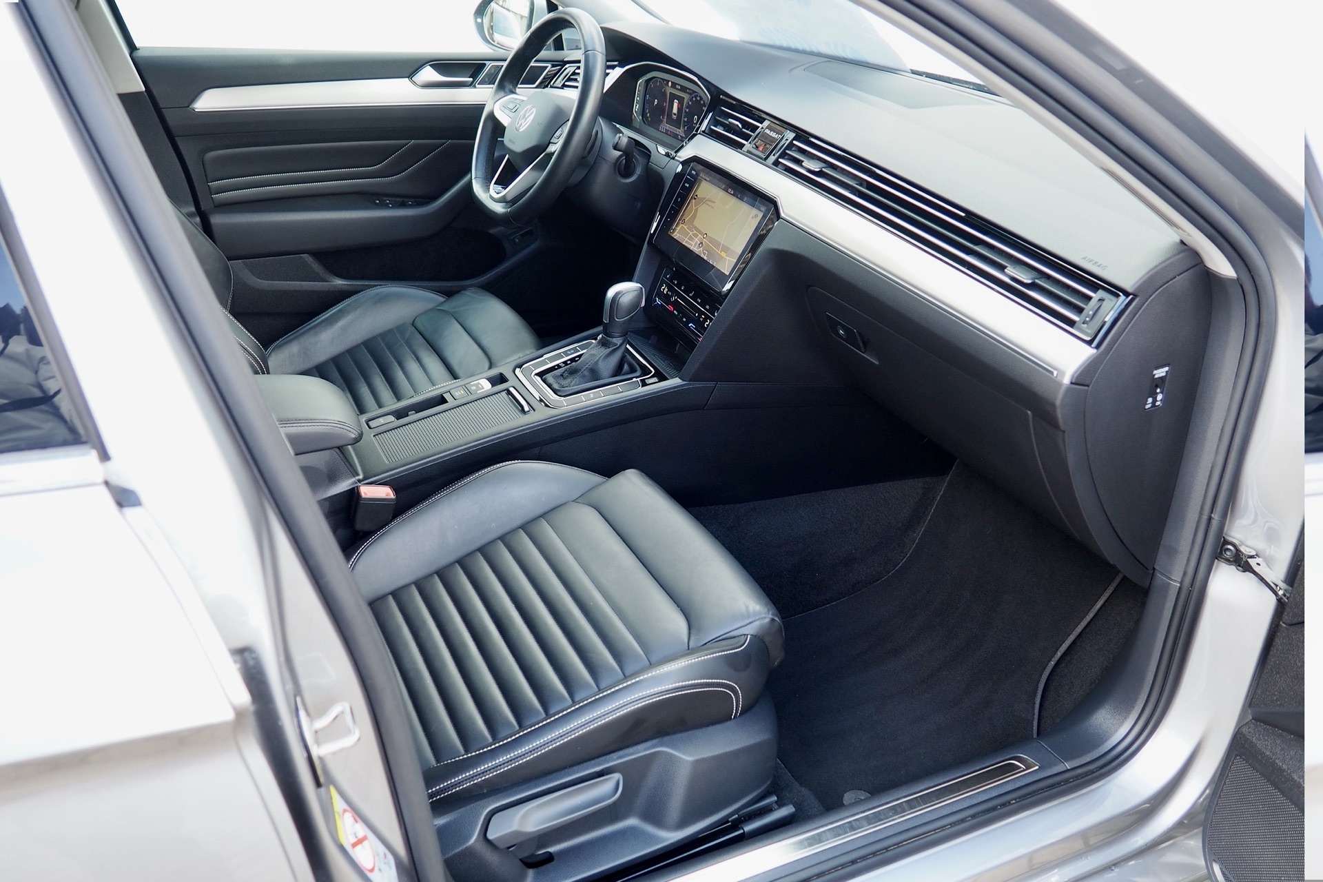 VOLKSWAGEN Passat SW 2,0 Tdi 150 DSG7 Elégance + Digital Cockpit + Cuir + Options, 1ère Main – Garantie 12 mois.