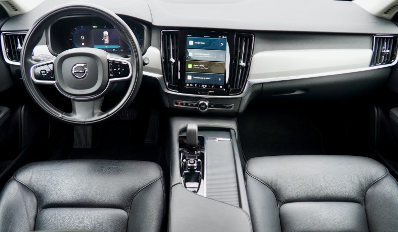 VOLVO V90 B4 197 Geartronic Momentum Business  + Options, 1ère Main – Garantie 12 mois.