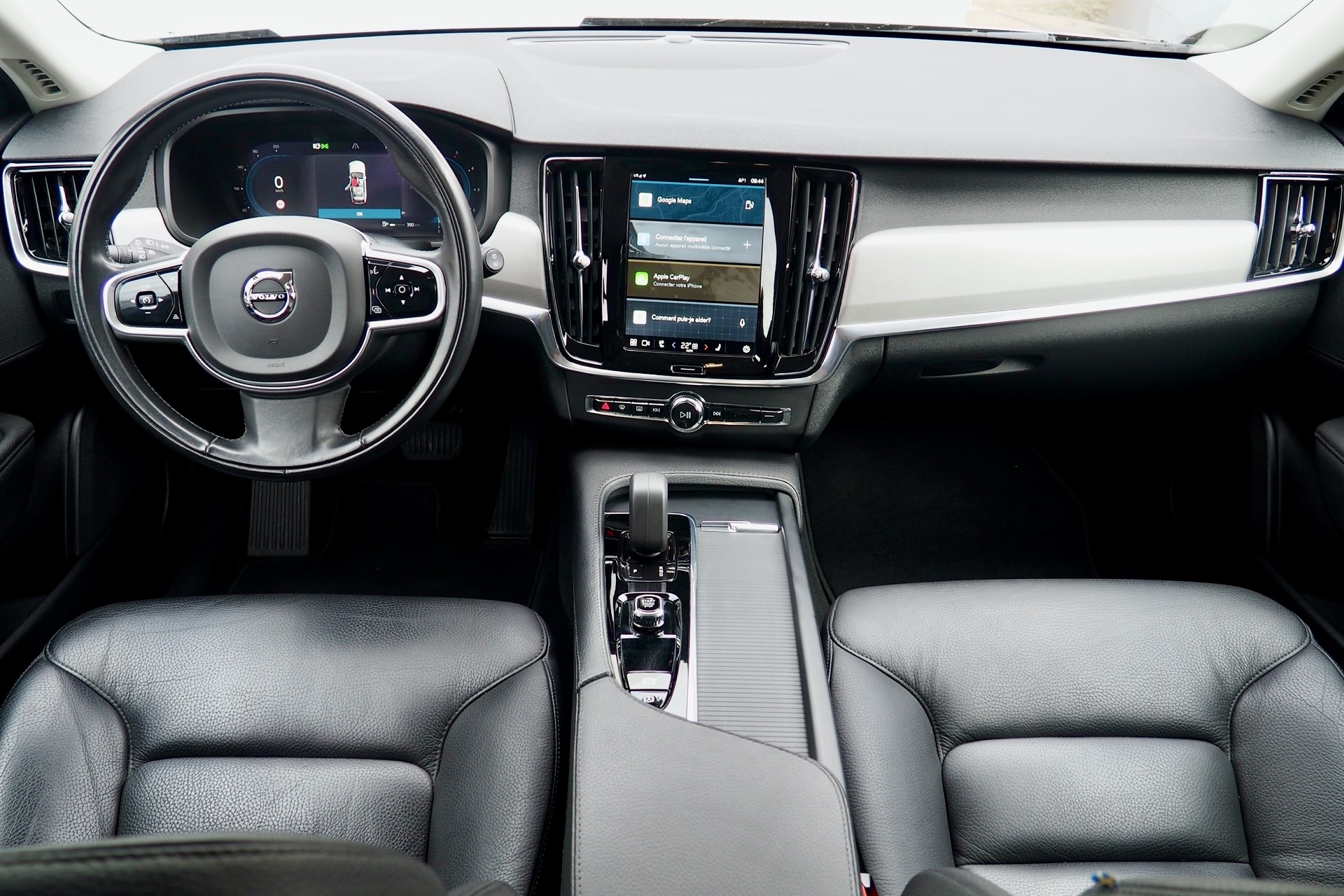 VOLVO V90 B4 197 Geartronic Momentum Business + Options, 1ère Main – Garantie 12 mois.