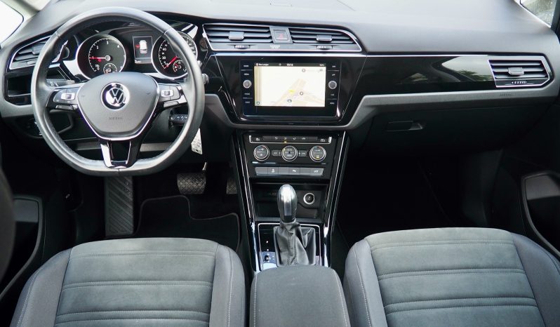 VOLKSWAGEN Touran 2,0 Tdi 150 DSG Carat  + Toit pano. + Caméra  + Full Led + Options – Garantie 12 mois.