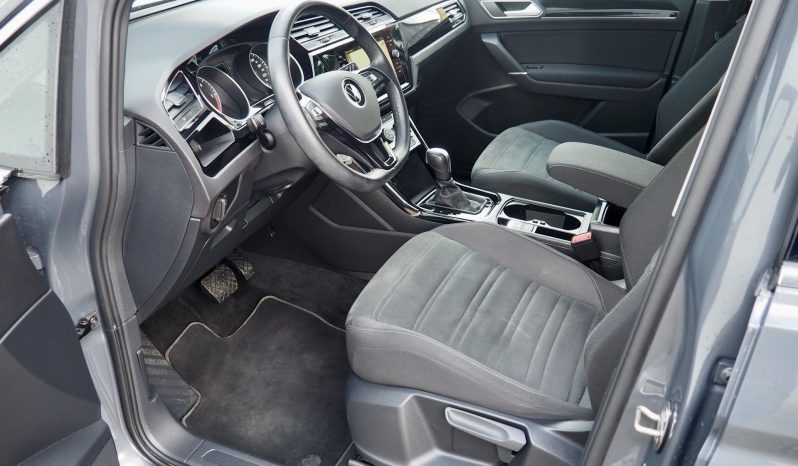 VOLKSWAGEN Touran 2,0 Tdi 150 DSG Carat  + Toit pano. + Caméra  + Full Led + Options – Garantie 12 mois.