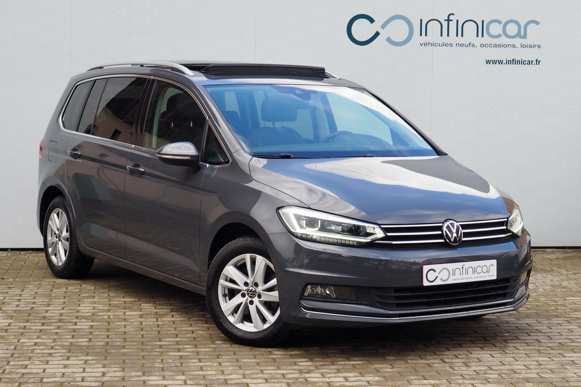 VOLKSWAGEN Touran 2,0 Tdi 150 DSG Carat  + Toit pano. + Caméra  + Full Led + Options – Garantie 12 mois.