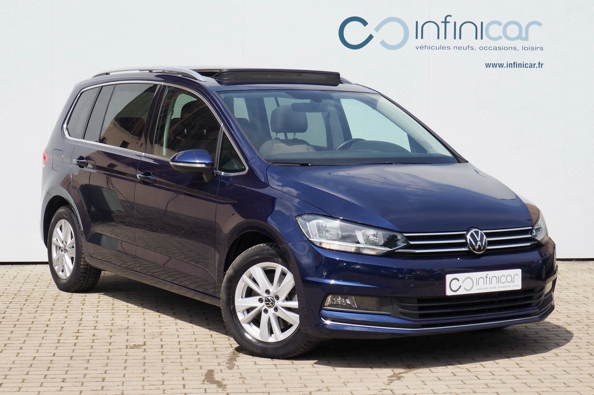 VOLKSWAGEN Touran 1,5 Tsi 150 Evo Carat, 7 places  + Toit panoramique + Caméra  + Attelage + Options, 1ère Main – Garantie 12 mois.