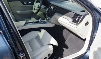 VOLVO V60 B3 163 Geartronic Inscription Luxe + Toit panoramique + Caméra + Attelage + HUD + H.Kardon + Pilot Assist + Options, 1ère Main – Garantie 12 mois. complet