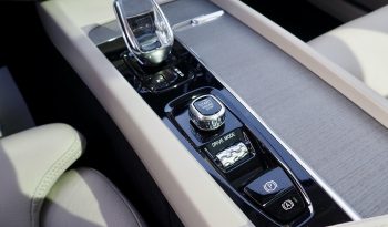 VOLVO V60 B3 163 Geartronic Inscription Luxe + Toit panoramique + Caméra + Attelage + HUD + H.Kardon + Pilot Assist + Options, 1ère Main – Garantie 12 mois. complet