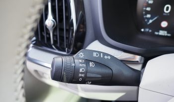 VOLVO V60 B3 163 Geartronic Inscription Luxe + Toit panoramique + Caméra + Attelage + HUD + H.Kardon + Pilot Assist + Options, 1ère Main – Garantie 12 mois. complet