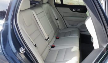 VOLVO V60 B3 163 Geartronic Inscription Luxe + Toit panoramique + Caméra + Attelage + HUD + H.Kardon + Pilot Assist + Options, 1ère Main – Garantie 12 mois. complet