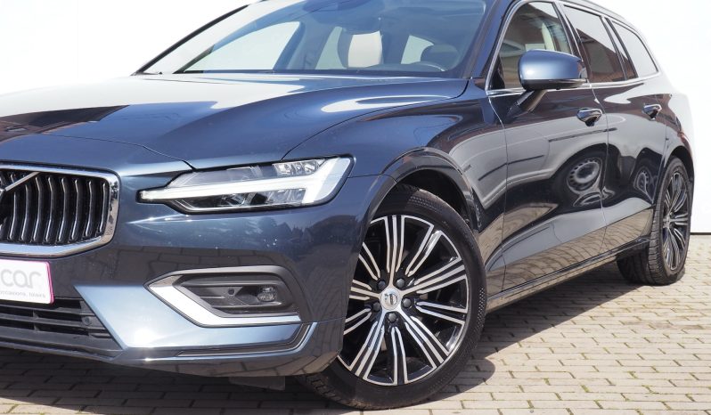 VOLVO V60 B3 163 Geartronic Inscription Luxe  + Toit panoramique + Caméra  + Attelage + HUD + H.Kardon + Pilot Assist + Options, 1ère Main – Garantie 12 mois.