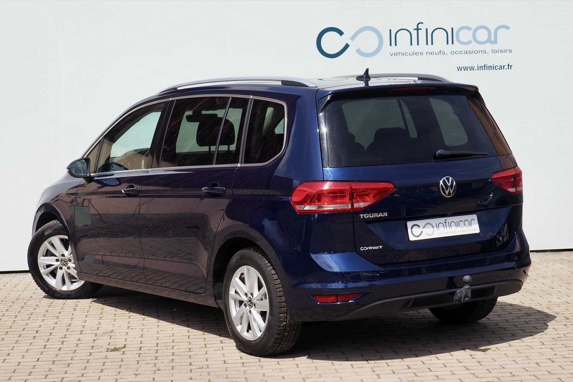 VOLKSWAGEN Touran 1,5 Tsi 150 Evo Carat, 7 places  + Toit panoramique + Caméra  + Attelage + Options, 1ère Main – Garantie 12 mois.