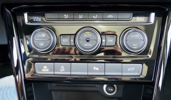 VOLKSWAGEN Touran 1,5 Tsi 150 Evo Carat, 7 places + Toit panoramique + Caméra + Attelage + Options, 1ère Main – Garantie 12 mois. complet
