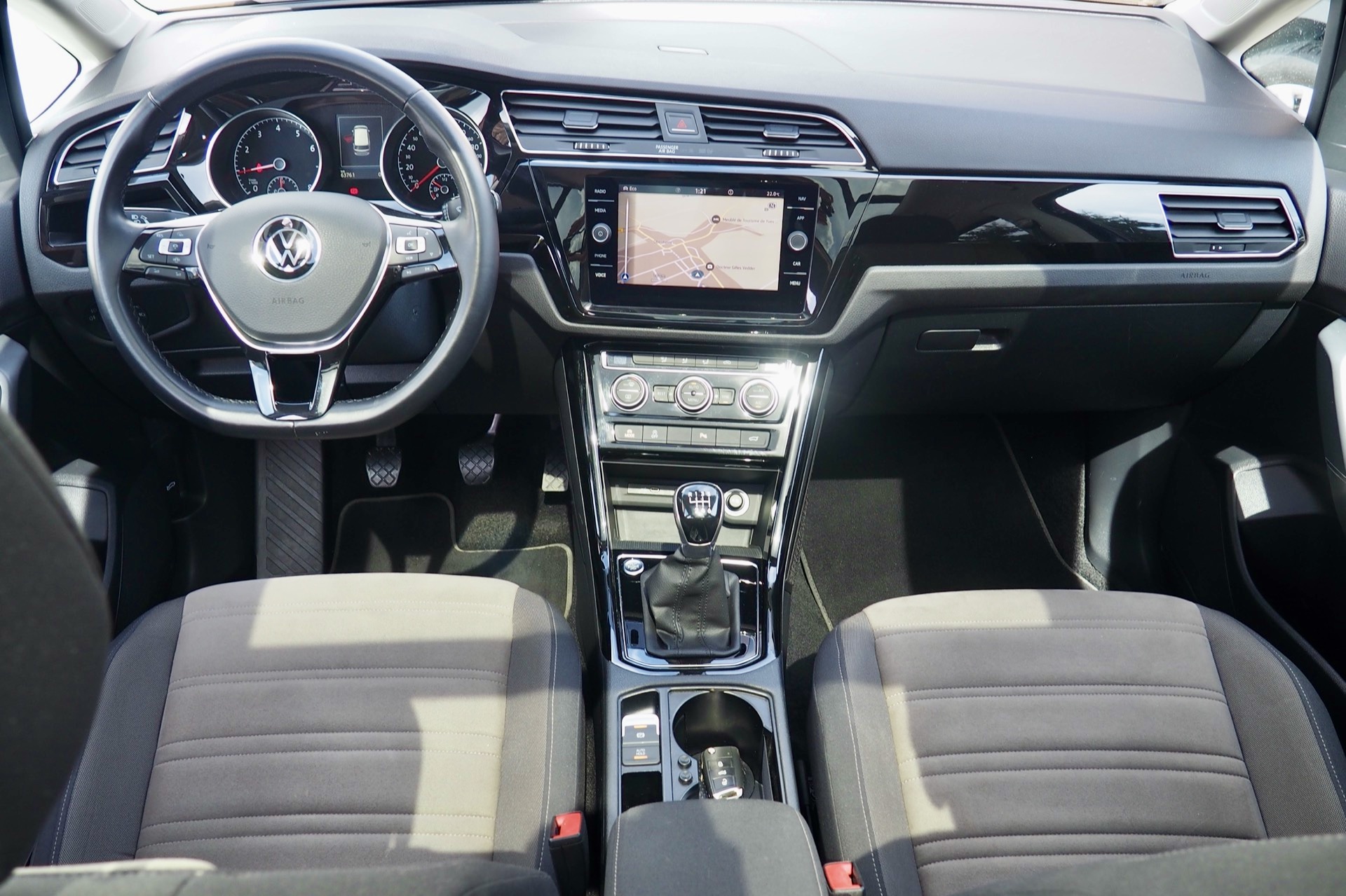 VOLKSWAGEN Touran 1,5 Tsi 150 Evo Carat, 7 places  + Toit panoramique + Caméra  + Attelage + Options, 1ère Main – Garantie 12 mois.
