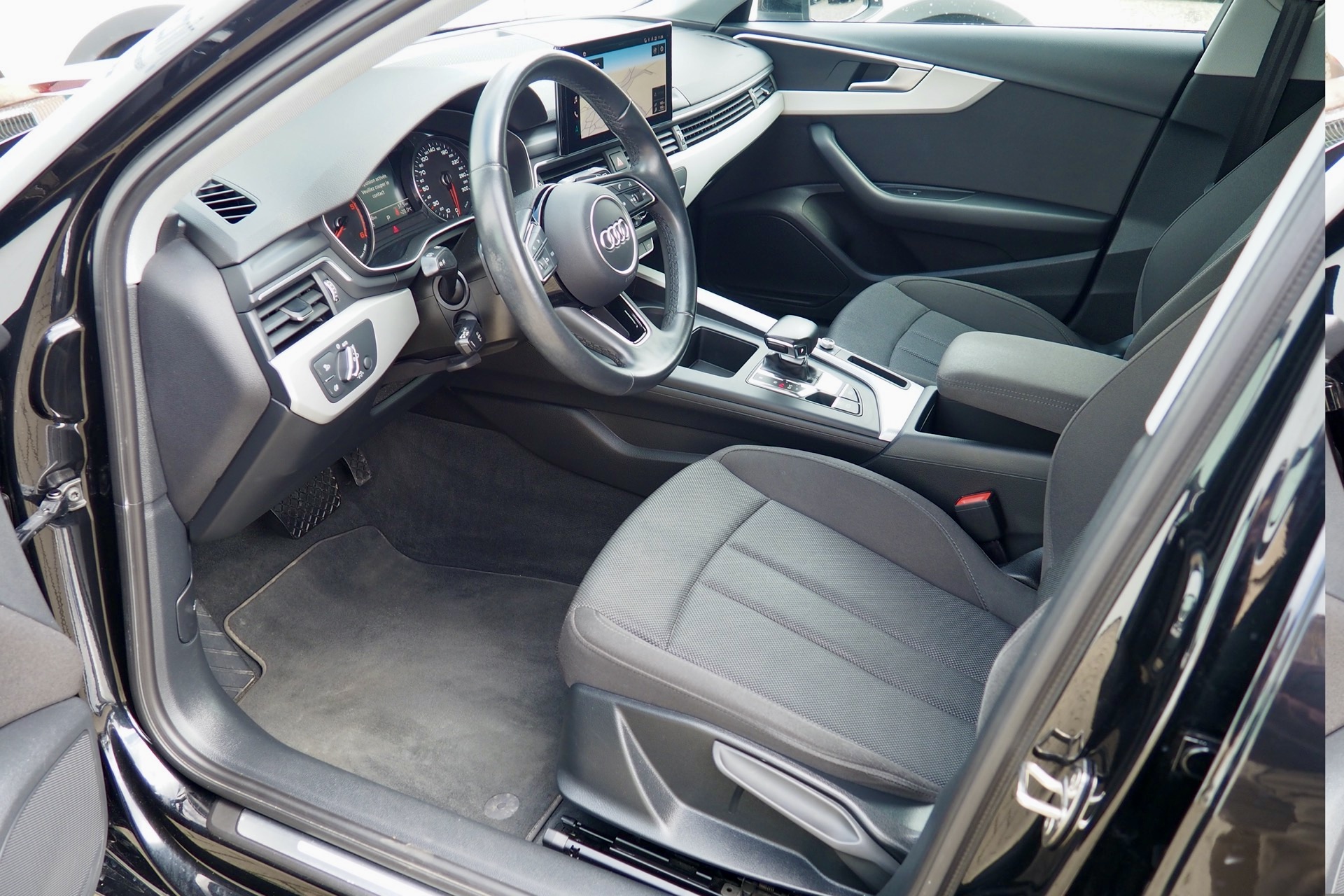 Audi A4 Avant 35 Tdi 163 S-Tronic Business Line + Attelage + Options, 1ère Main – Garantie 12 mois
