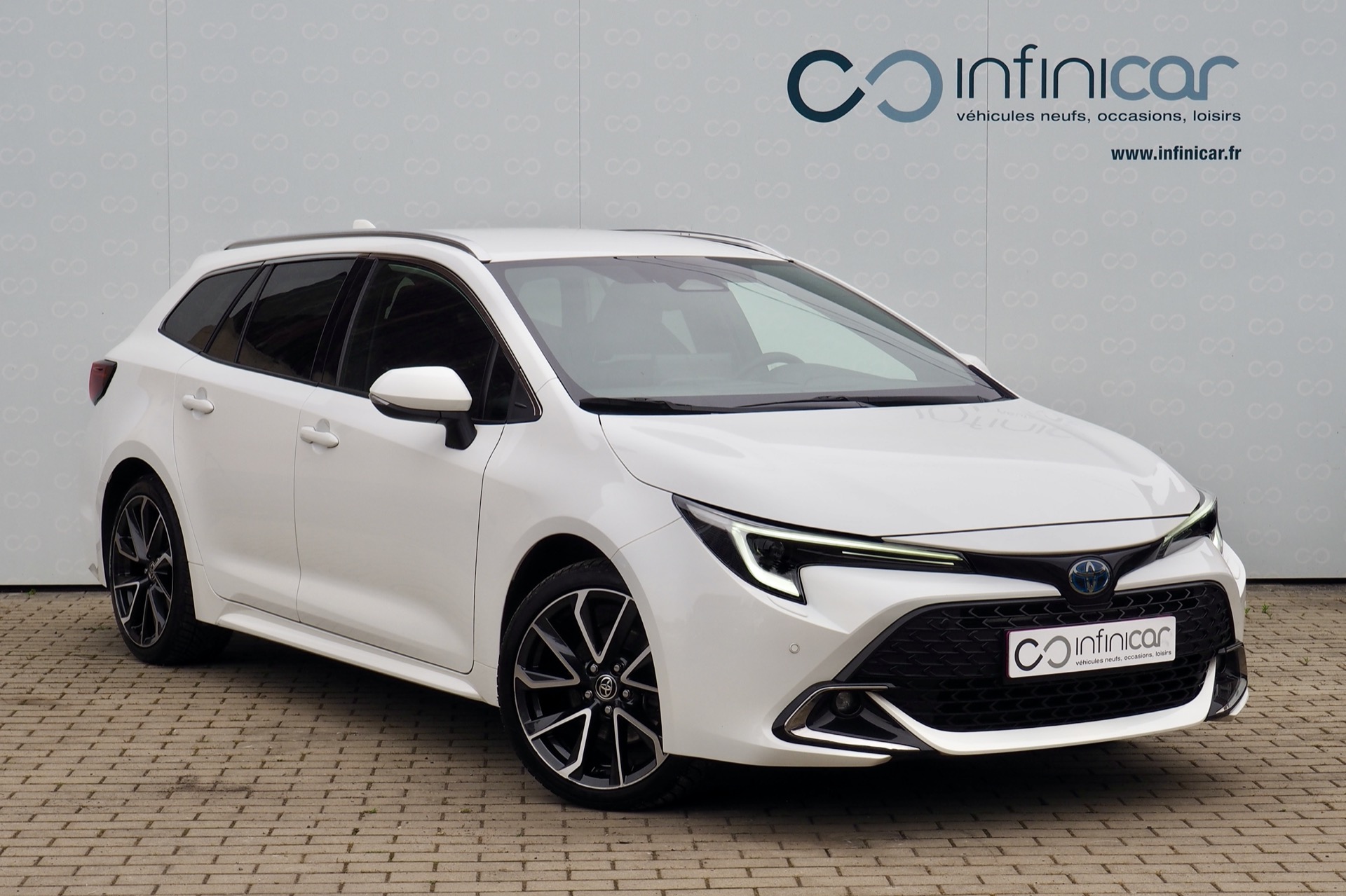 Toyota Corolla Touring Sport 2,0 Hybride 196 Collection  + 1ère Main – Garantie 12 mois
