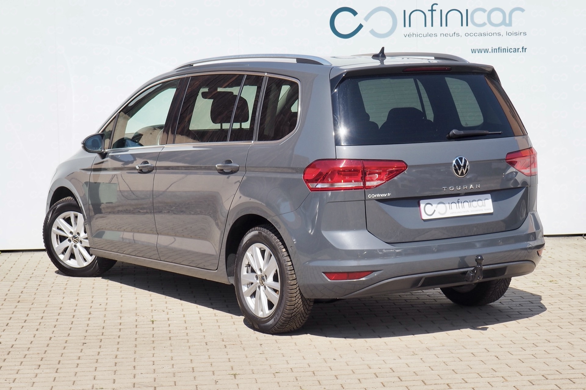 VOLKSWAGEN Touran 1,5 Tsi 150 Evo DSG7 Carat + Attelage + Caméra + Options, 1ère Main – Garantie 12 mois