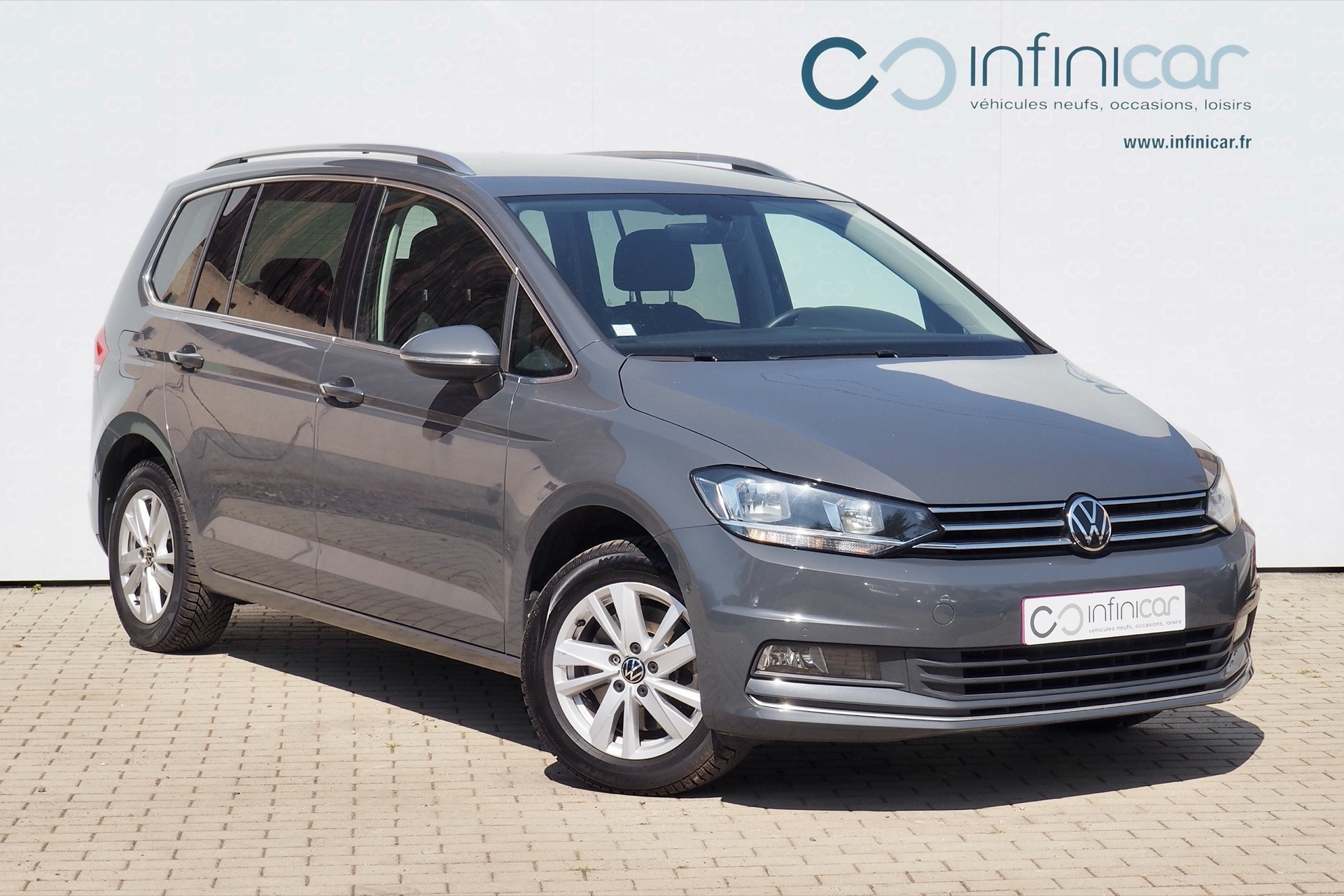 VOLKSWAGEN Touran 1,5 Tsi 150 Evo DSG7 Carat + Attelage + Caméra + Options, 1ère Main – Garantie 12 mois