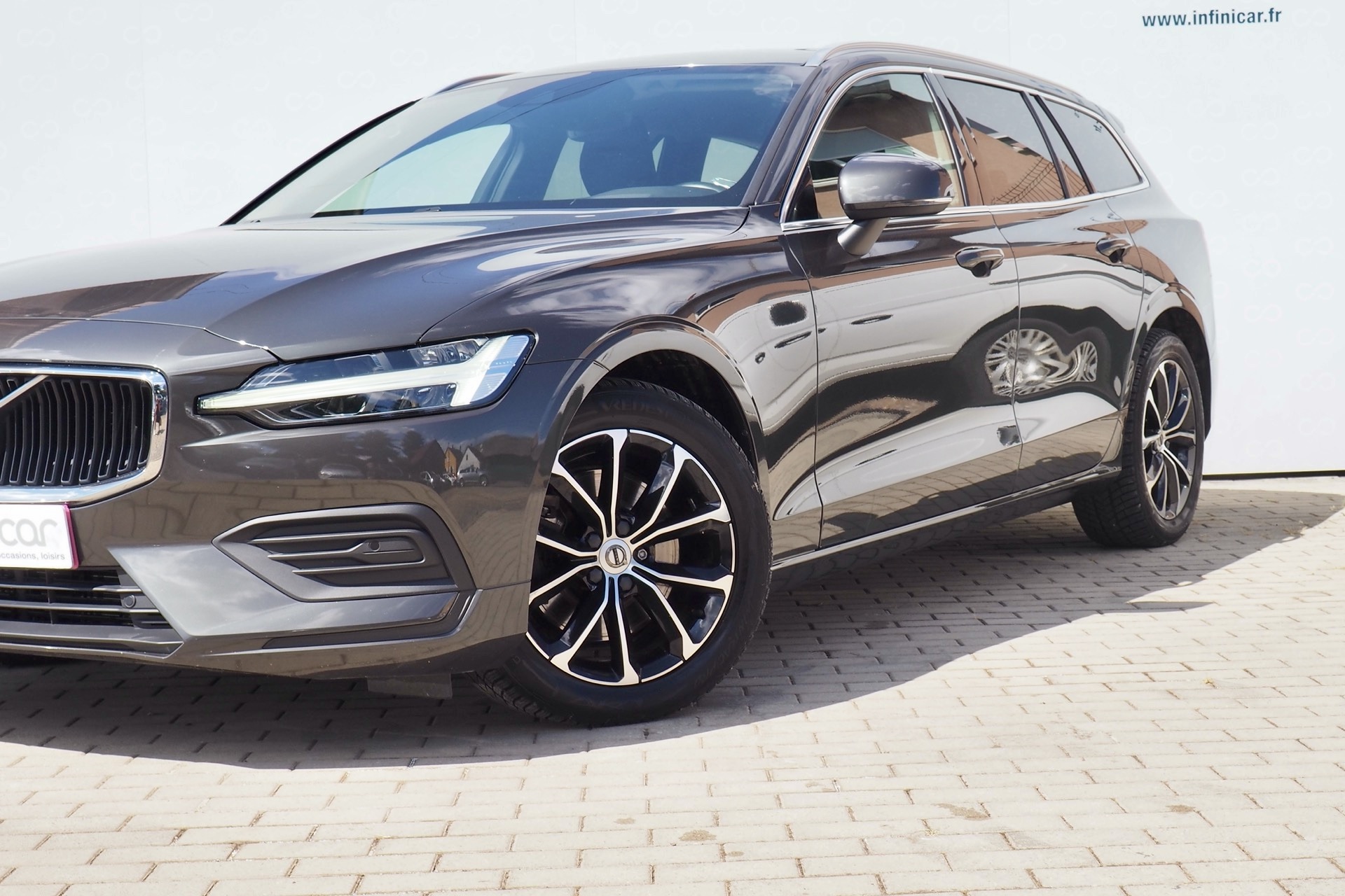 VOLVO V60 B4 197 Geartronic Momentum Business  + Cuir + Caméra + Options, 1ère Main  – Garantie 12 mois.