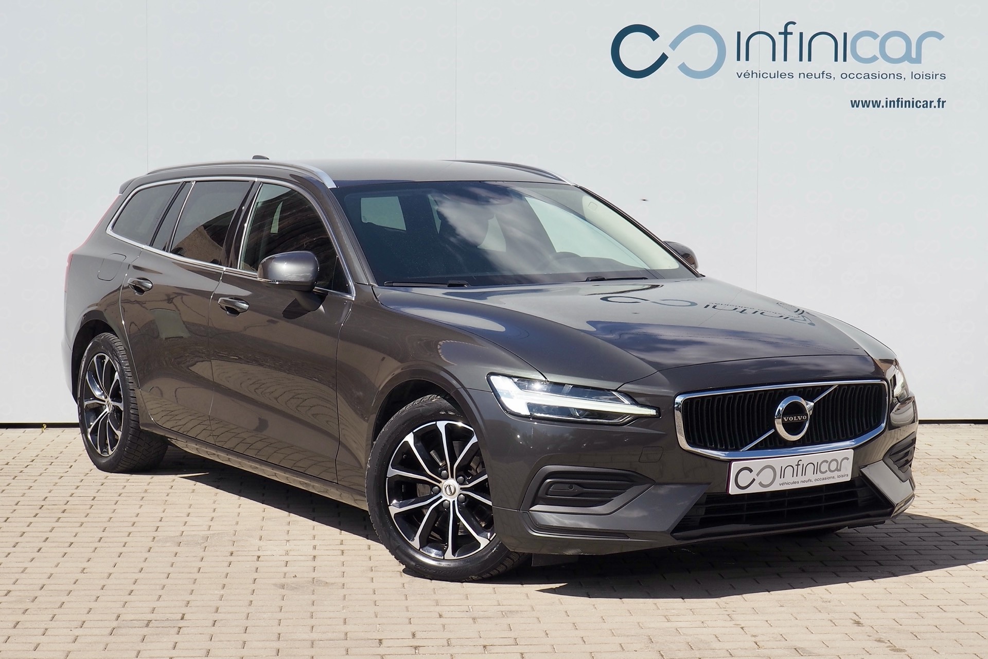 VOLVO V60 B4 197 Geartronic Momentum Business  + Cuir + Caméra + Options, 1ère Main  – Garantie 12 mois.