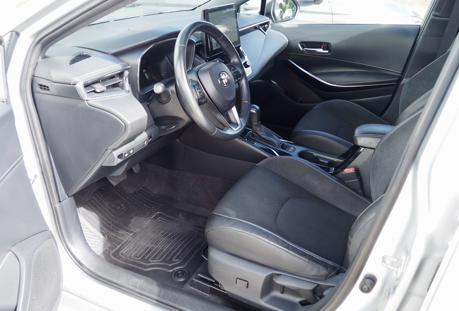 Toyota Corolla Touring Sports Hybride 140h Collection  + Options, 1ère Main – Garantie 12 mois.