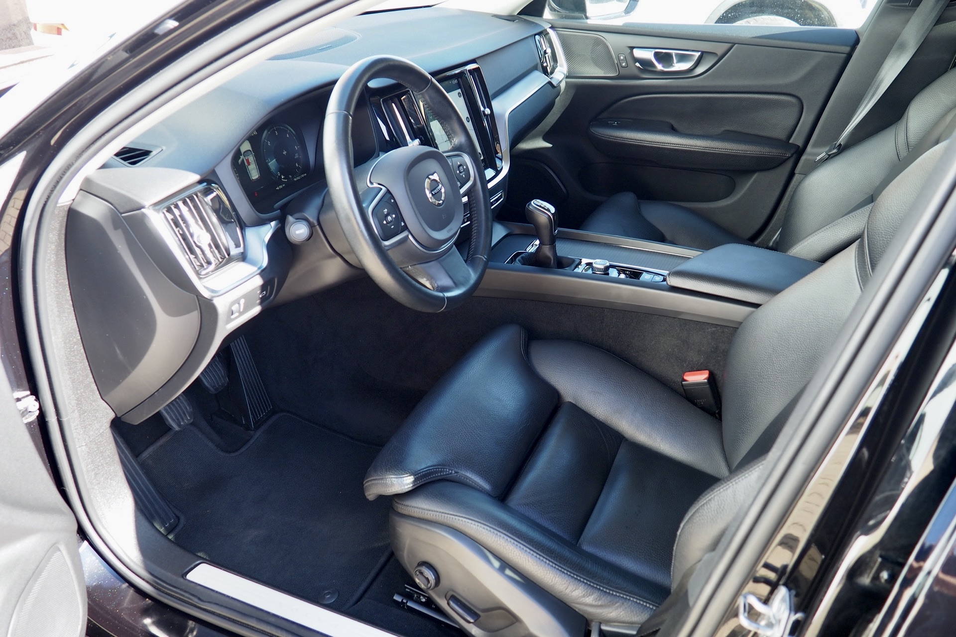 VOLVO V60 D3 150 Business Executive  + Cuir + Harman & Kardon + Options, 1ère Main – Garantie 12 mois