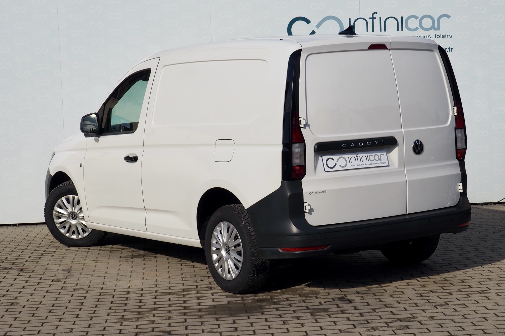 VOLKSWAGEN Caddy Van 2.0 Tdi 102 Business Line + Caméra – Garantie 12 mois – (14916,66 € HT)