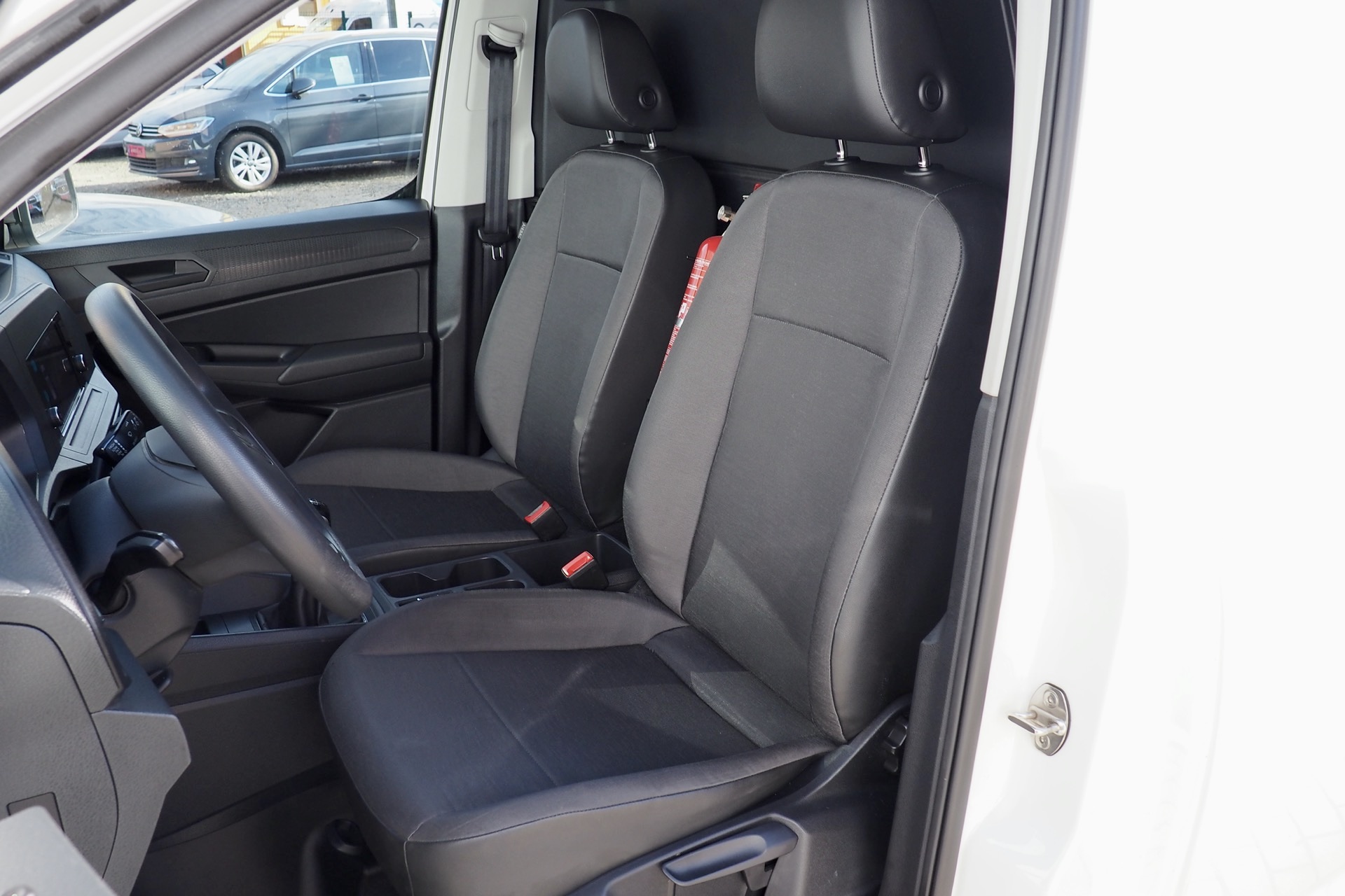 VOLKSWAGEN Caddy Van 2.0 Tdi 102 Business Line + Caméra – Garantie 12 mois – (14916,66 € HT)