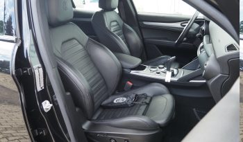 Alfa Roméo Stelvio 2,2d 160 AT8 Sprint + Pack Veloce + Options, 1ère Main – Garantie 12 mois. complet