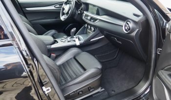 Alfa Roméo Stelvio 2,2d 160 AT8 Sprint + Pack Veloce + Options, 1ère Main – Garantie 12 mois. complet