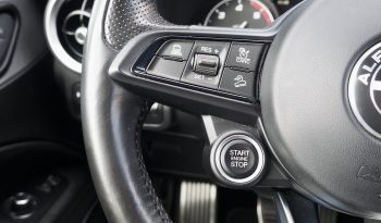 Alfa Roméo Stelvio 2,2d 160 AT8 Sprint + Pack Veloce + Options, 1ère Main – Garantie 12 mois. complet