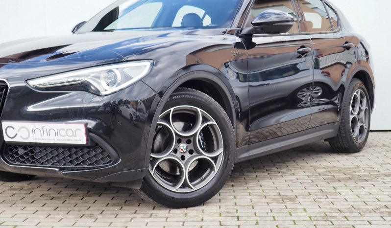 Alfa Roméo Stelvio 2,2d 160 AT8 Sprint  + Pack Veloce + Options, 1ère Main – Garantie 12 mois.