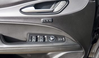 Alfa Roméo Stelvio 2,2d 160 AT8 Sprint + Pack Veloce + Options, 1ère Main – Garantie 12 mois. complet